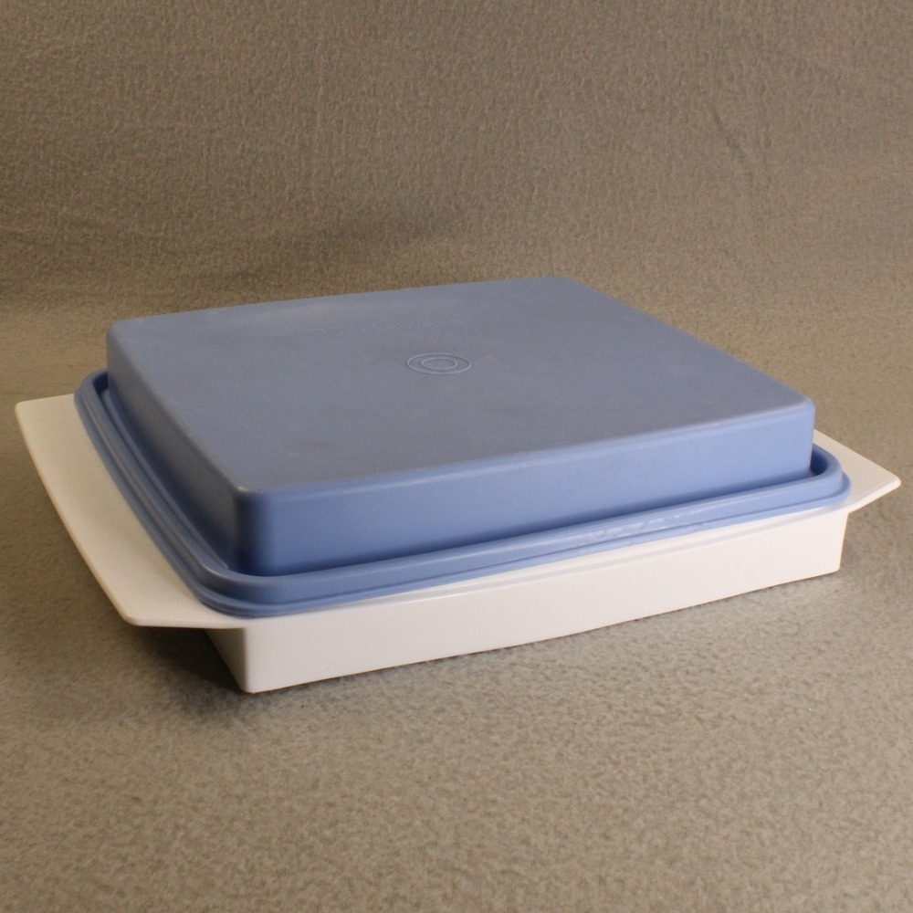 Tupperware Vintage Divided Serving Tray Blue White Lid 1224-4 Base 1223-4 Retro